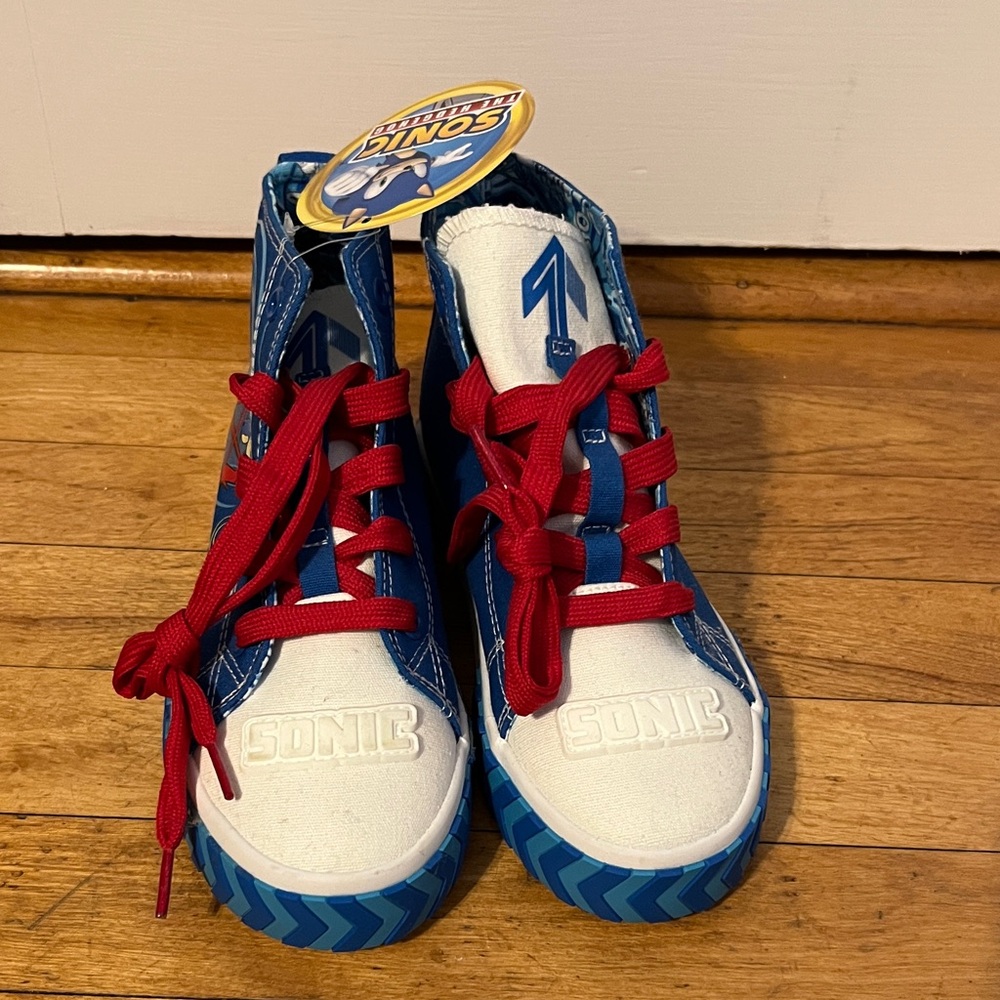Size 2 Kids Sonic High-Top Sneakers - Picture 4 of 6